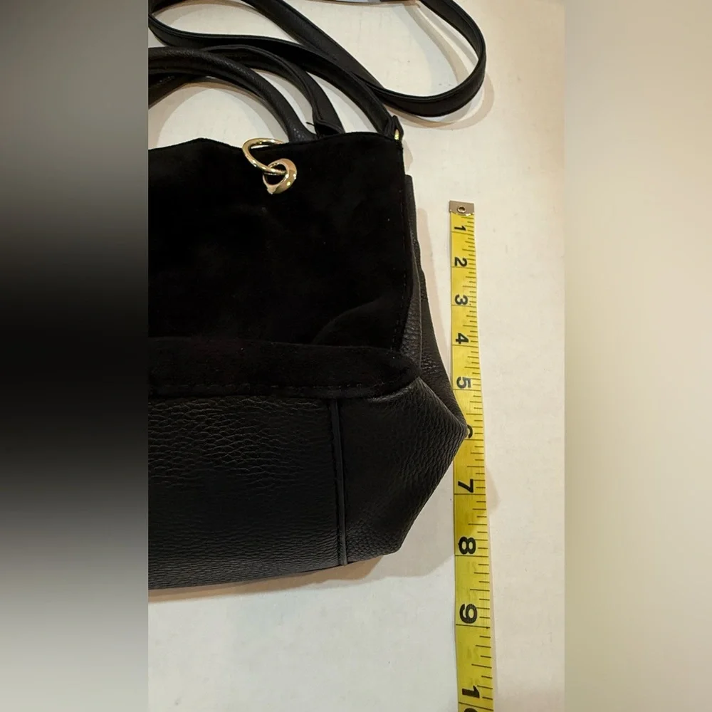 Andrew Marc/Marc New York Small Crossbody Black Bag W/Gold Accents‎ Exude Luxury